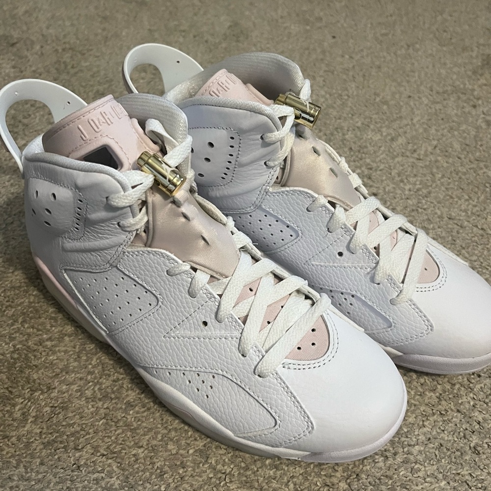 Air Jordan 6 retro gold hoops